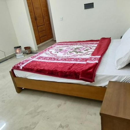 GB Lodging House, Islamabad Bed & Breakfast Bagian luar foto