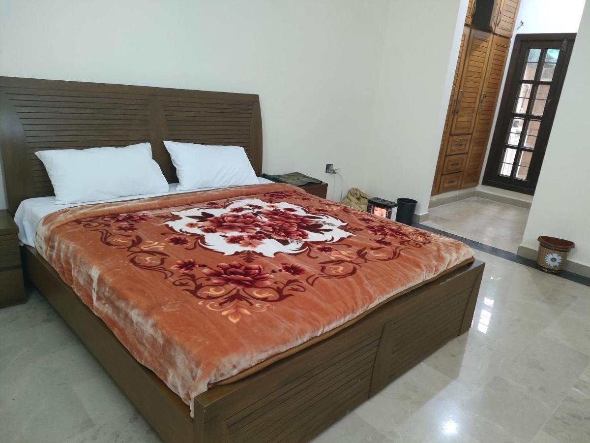 GB Lodging House, Islamabad Bed & Breakfast Bagian luar foto